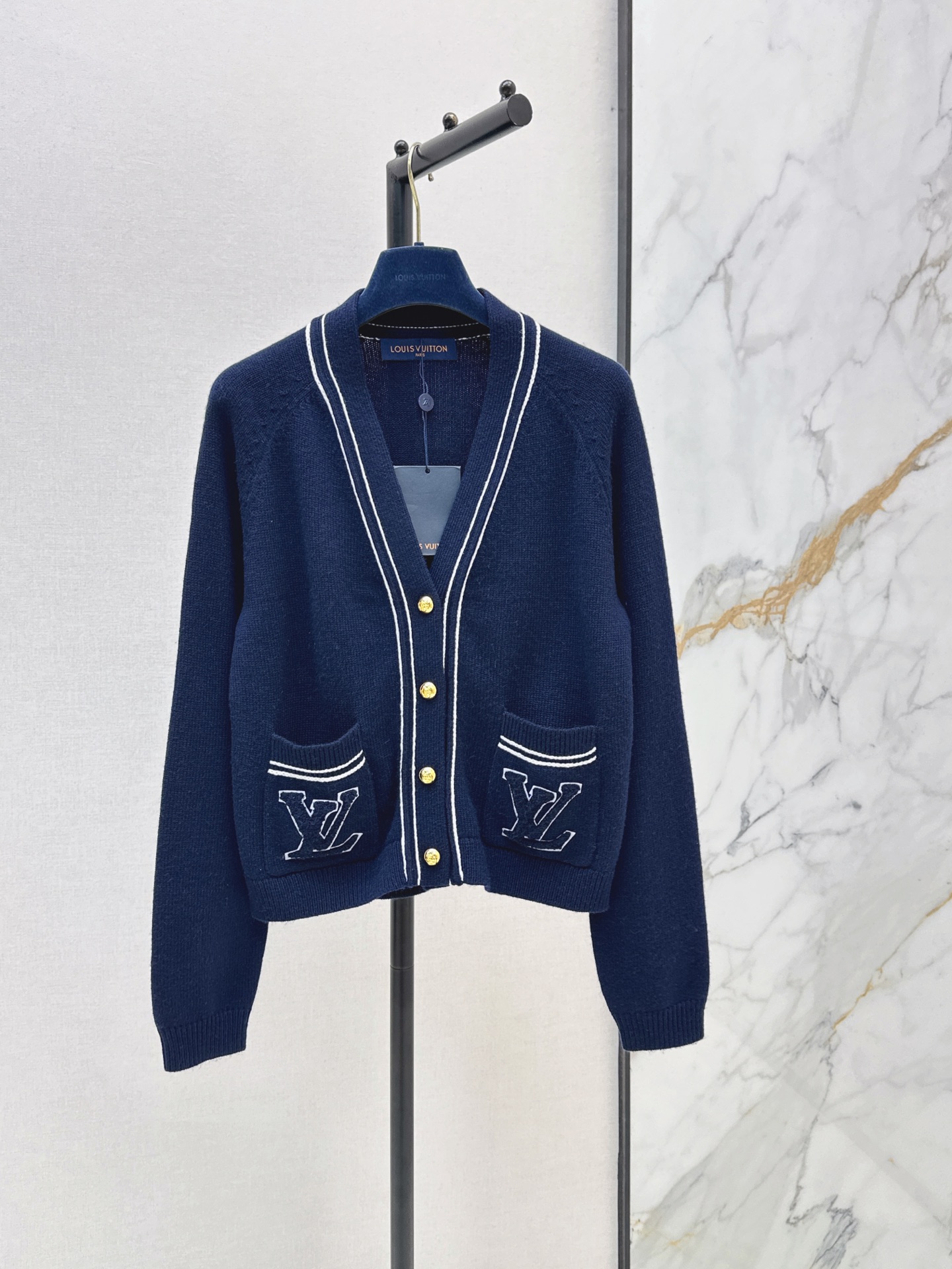Louis New V-neck knitted cardigan