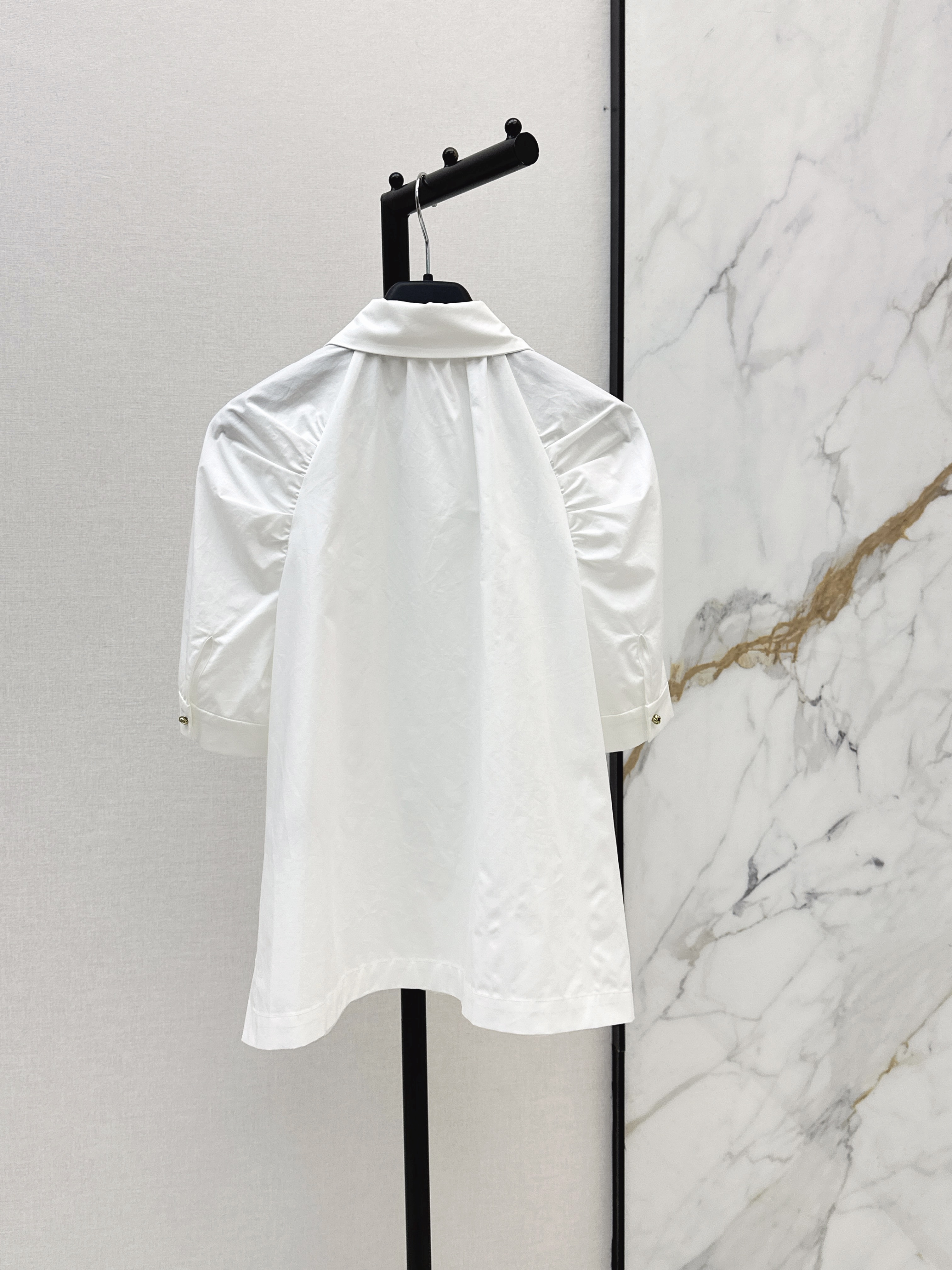 Max New puff sleeve shirt