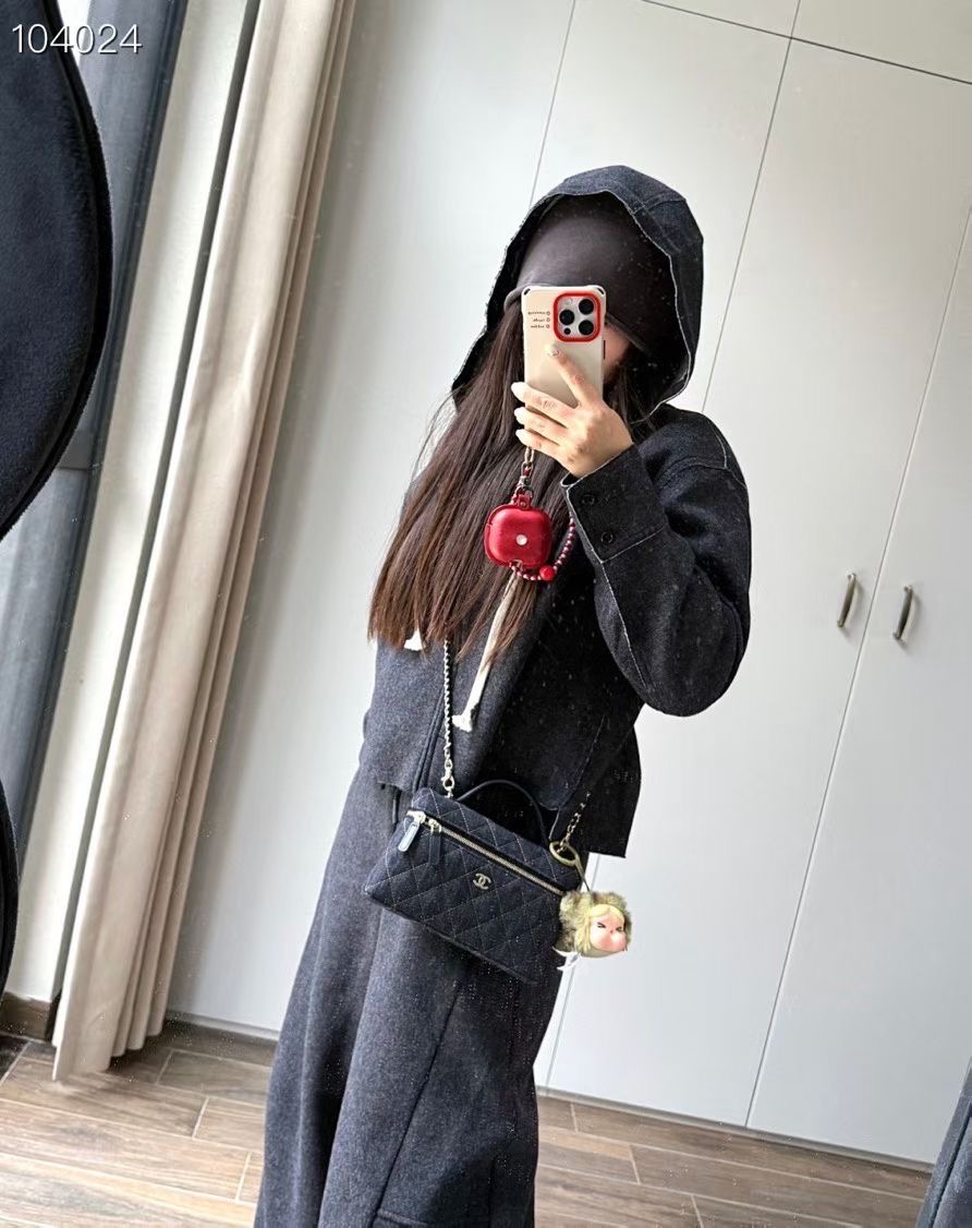 Chan New Denim Underarm Bag