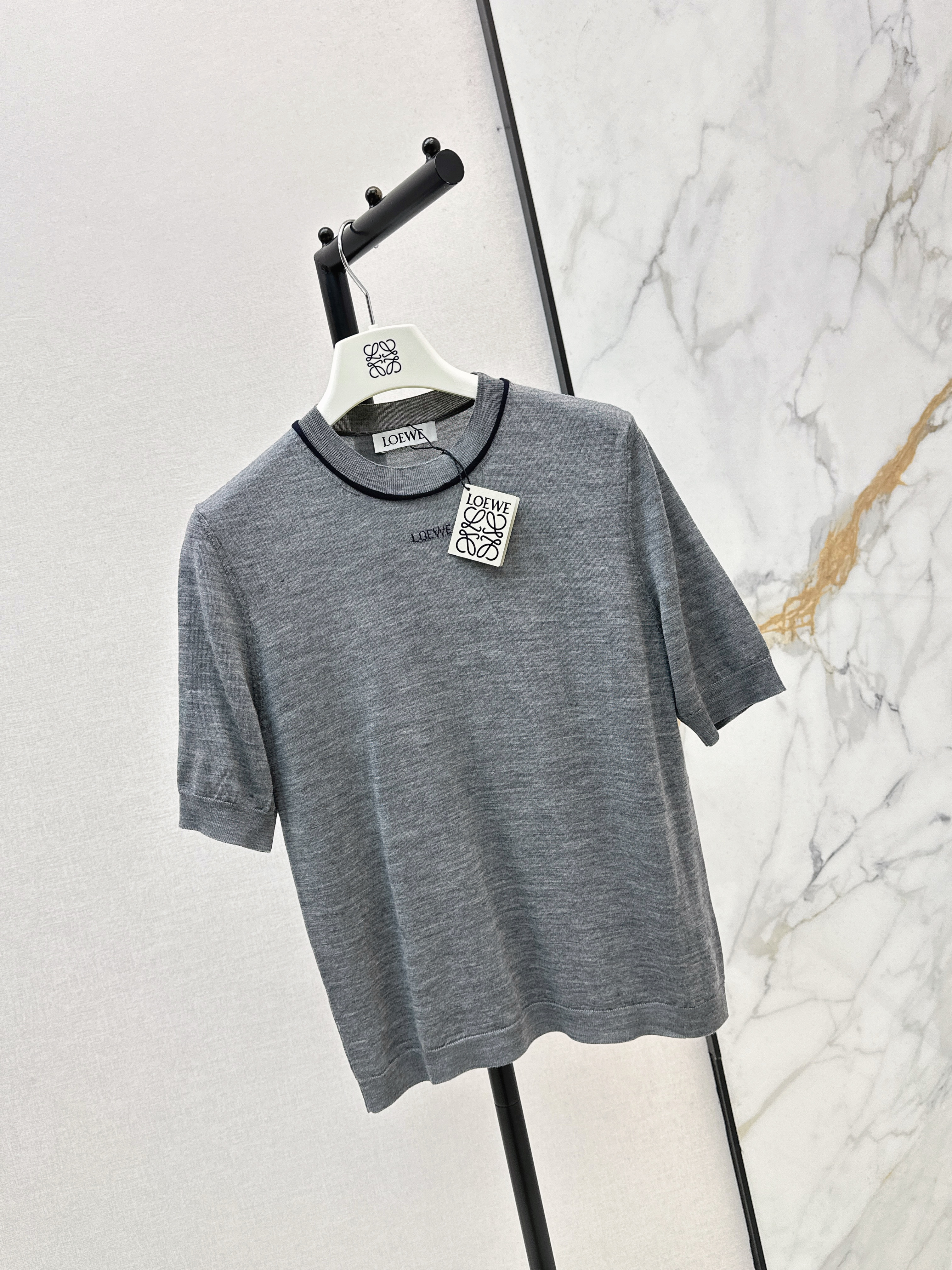 Loe New knit sweater