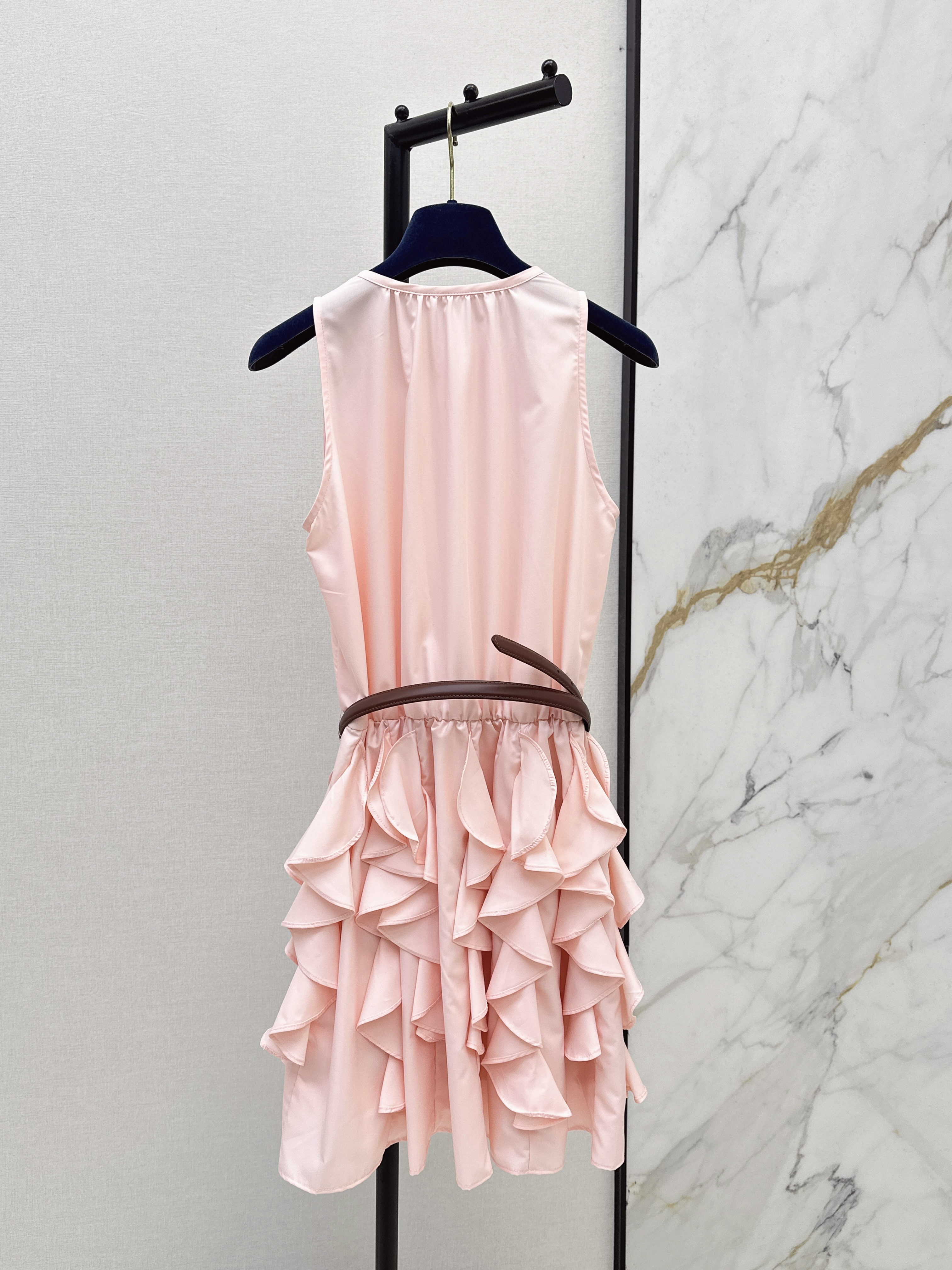 Louis New sleeveless dress