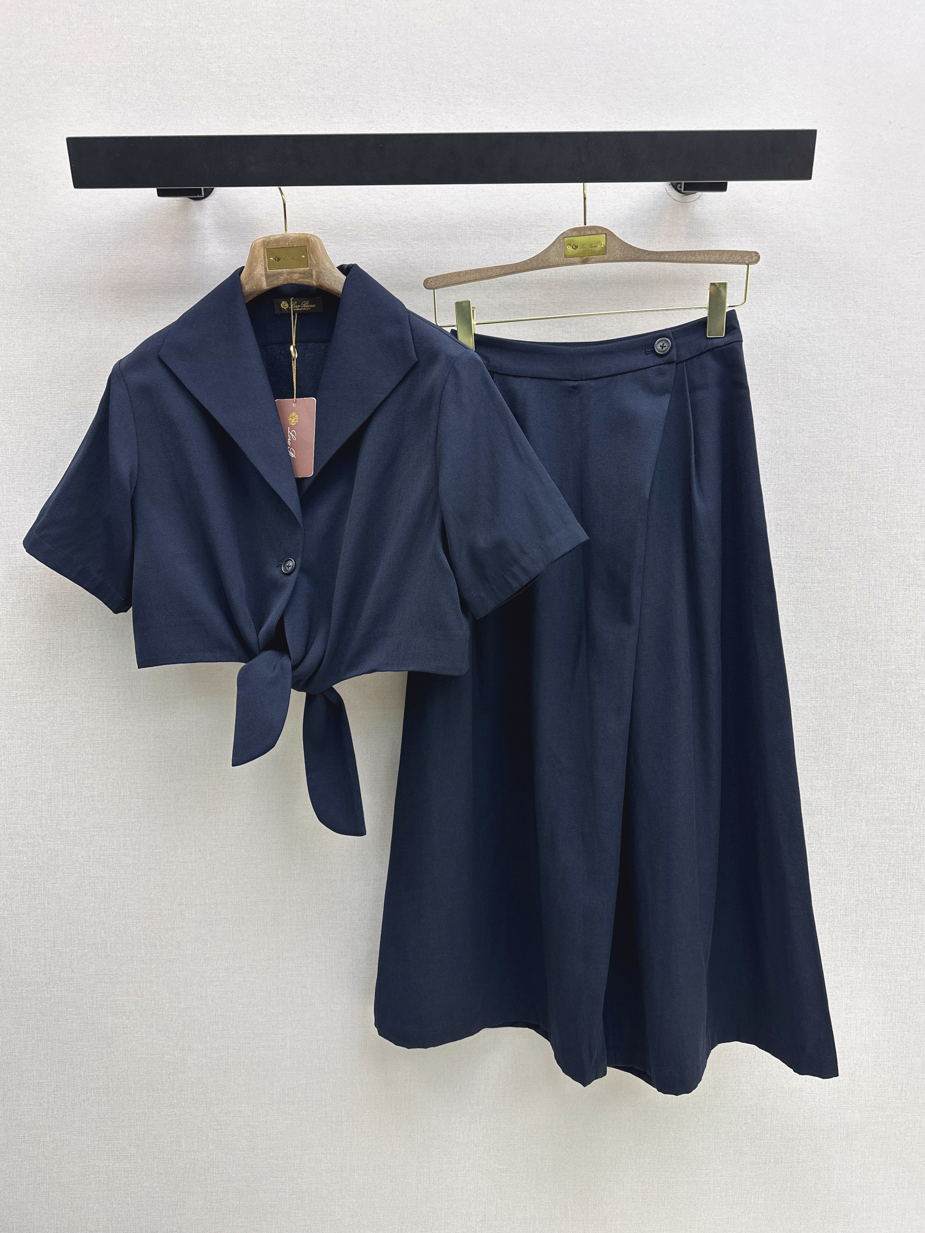 Loro New Tie-front Shirt+Side-button Skirt Suit