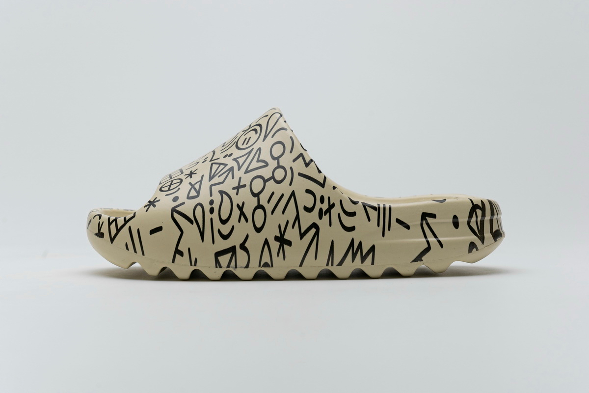 Yeezy Slide “Graffiti” FW6345-1