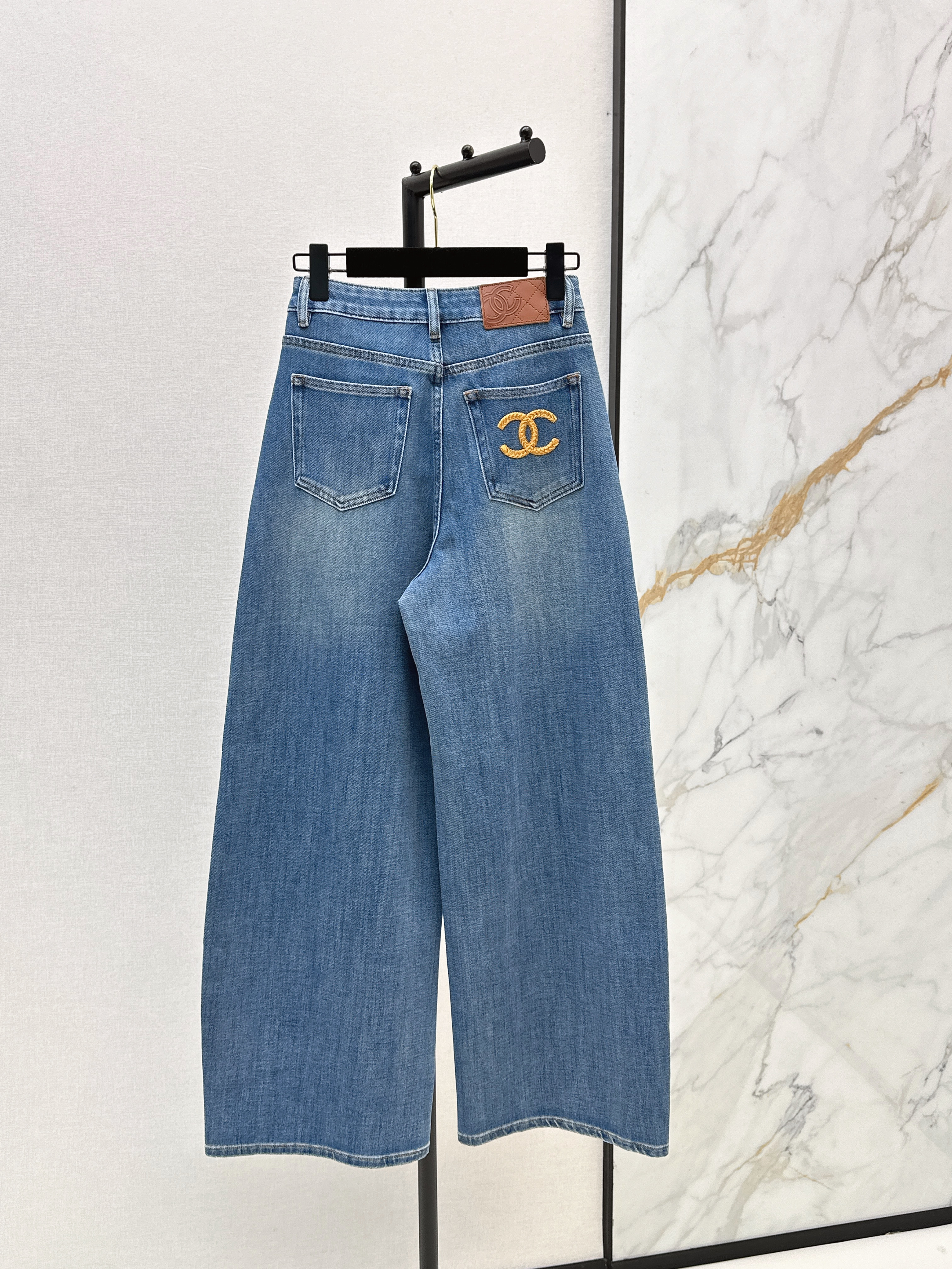 Chan New Straight-leg jeans