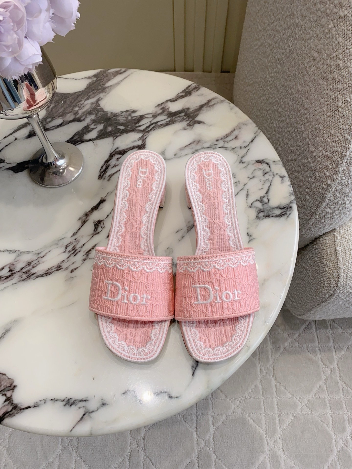 CD New Lace Embroidered Slippers