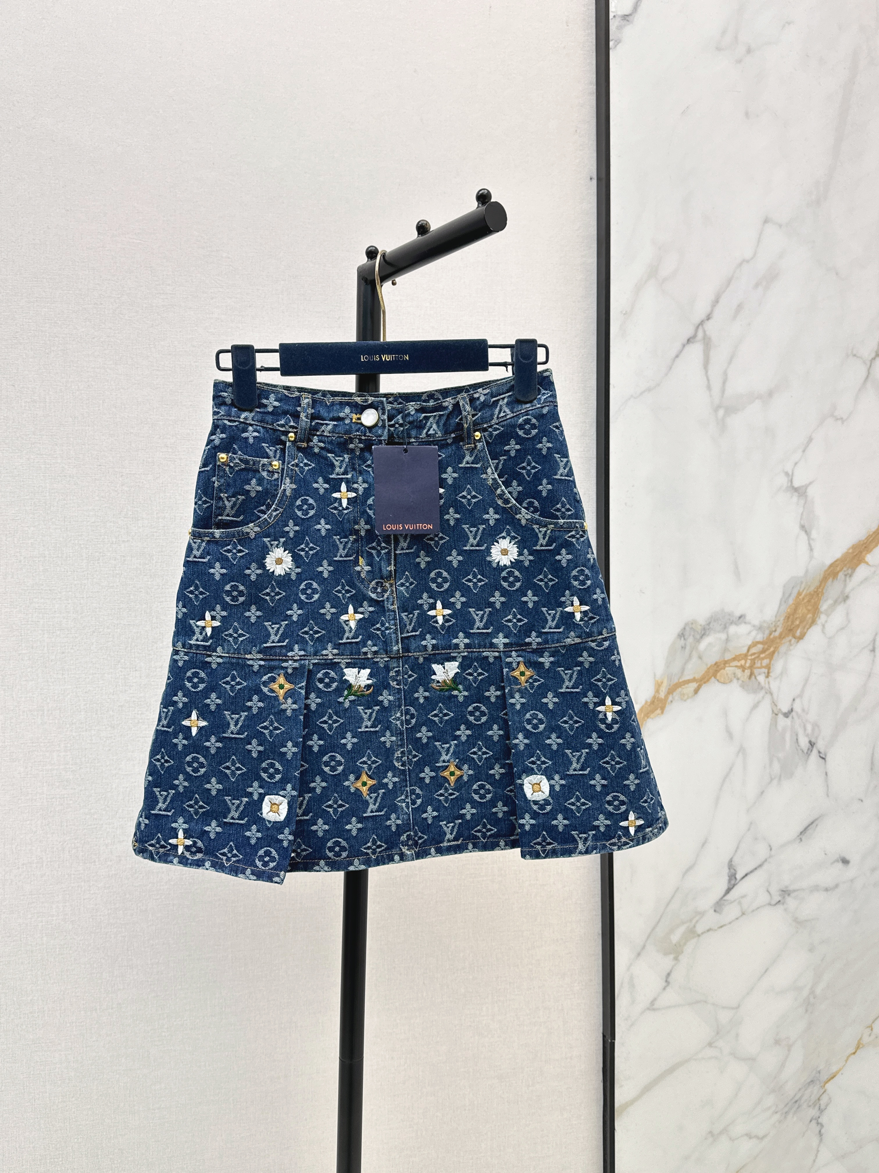 Louis New Embroidered denim skirt