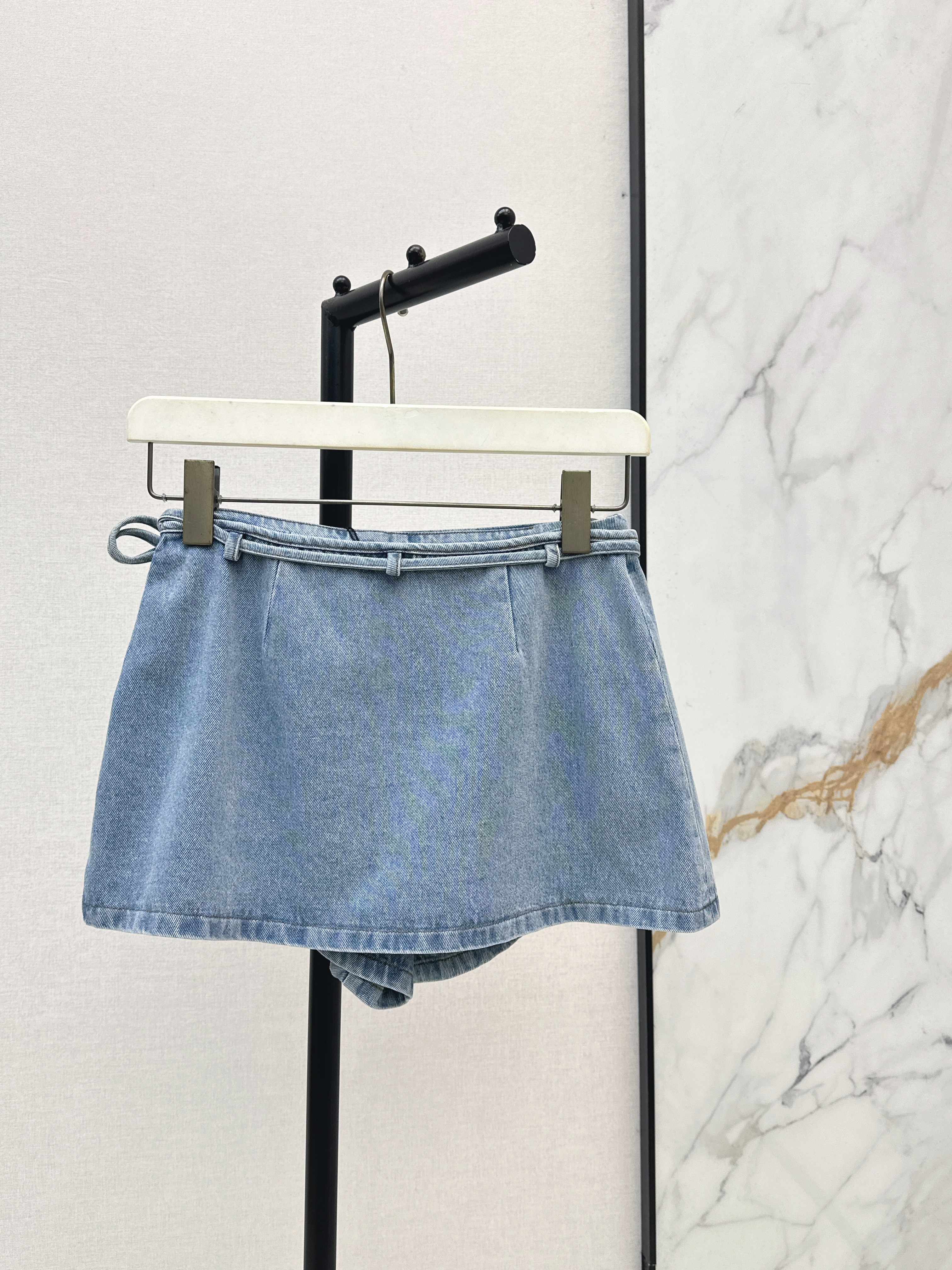 Loe New denim skirt