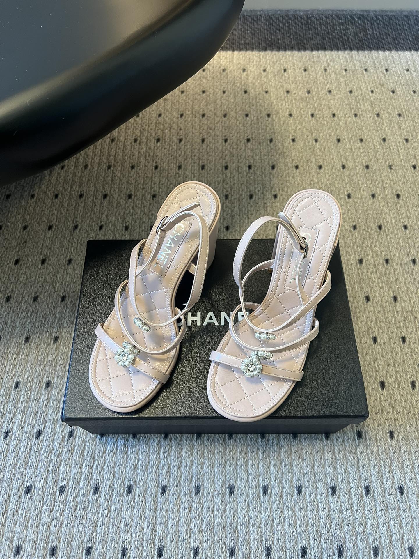 Chan New Pearl rhinestone sandals