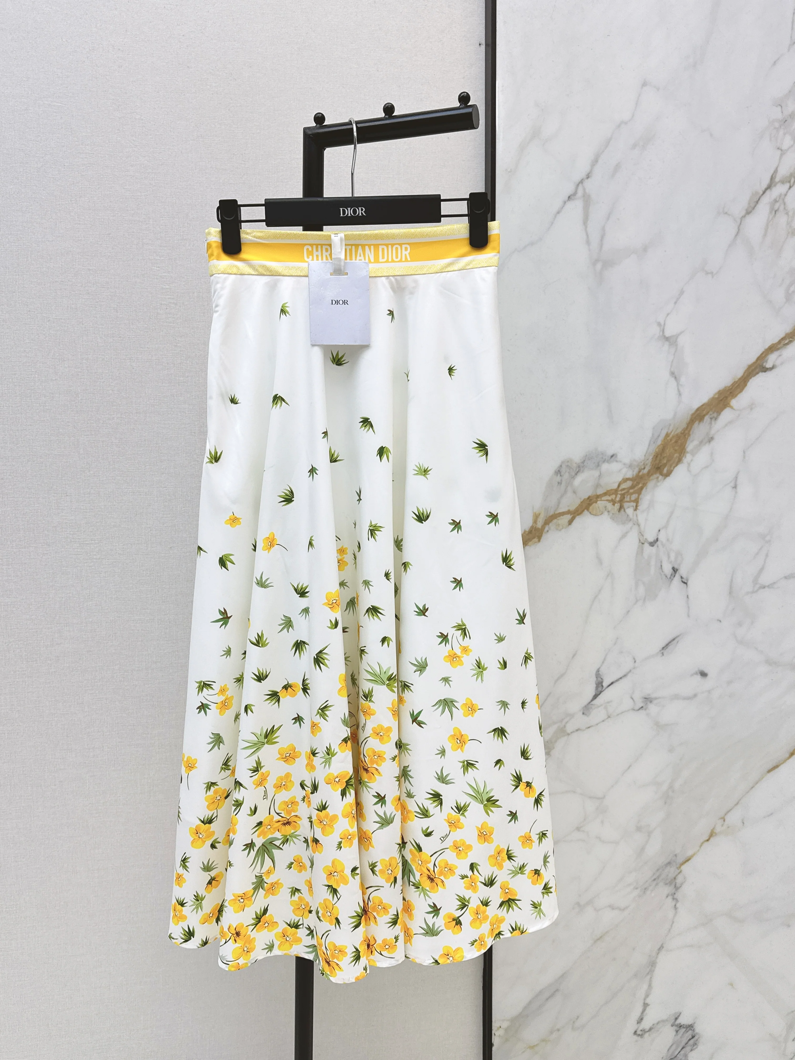 CD NEW flower print skirt