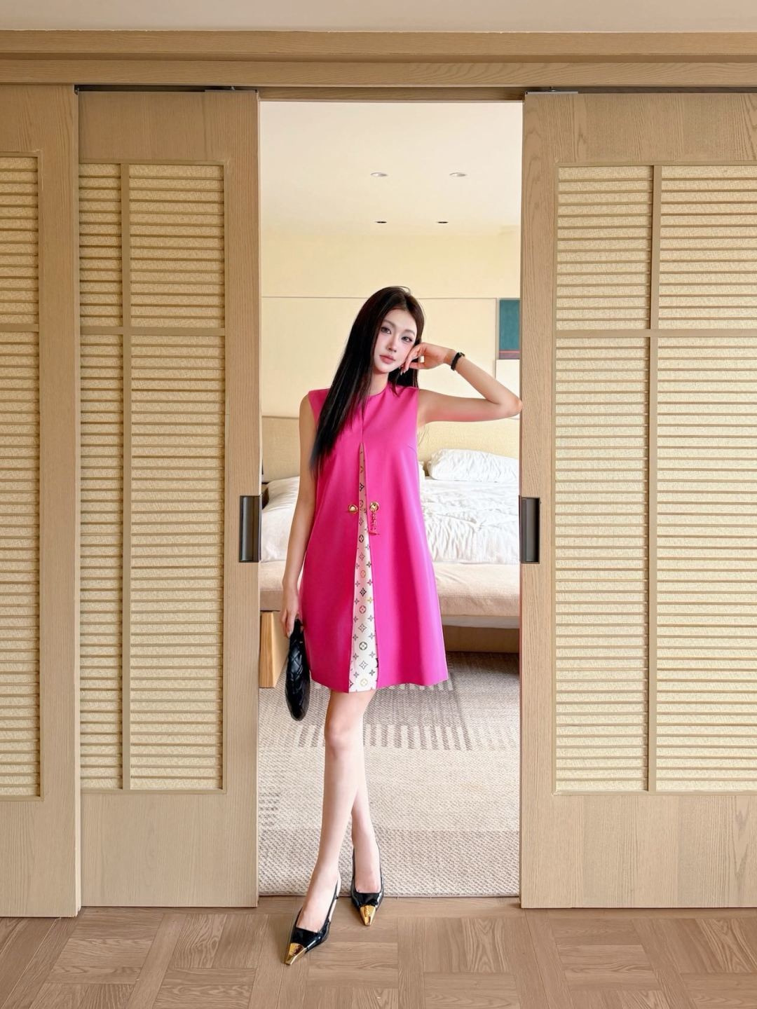 Louis New Color-block faux two-piece sleeveless dress