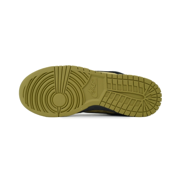 Nike Supreme x Dunk Low SB 'Camper Green' HQ8487-300