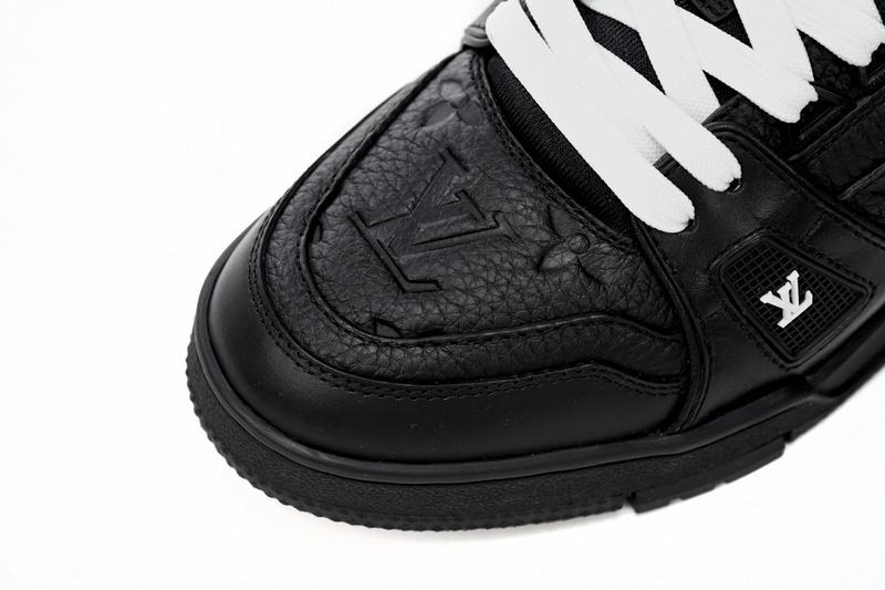 Pkkicks God Batch LOUIS VUITTON Trainer All Black Embossing 1AARER