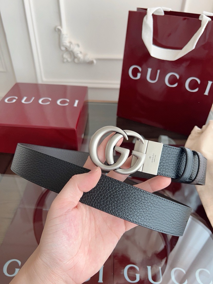 Gucci leather, it has a thick touch.  It is a fashionable and classic men's belt, a designer belt, a casual and smooth buckle belt for both , with a width of 3.7 cm and with box Silver