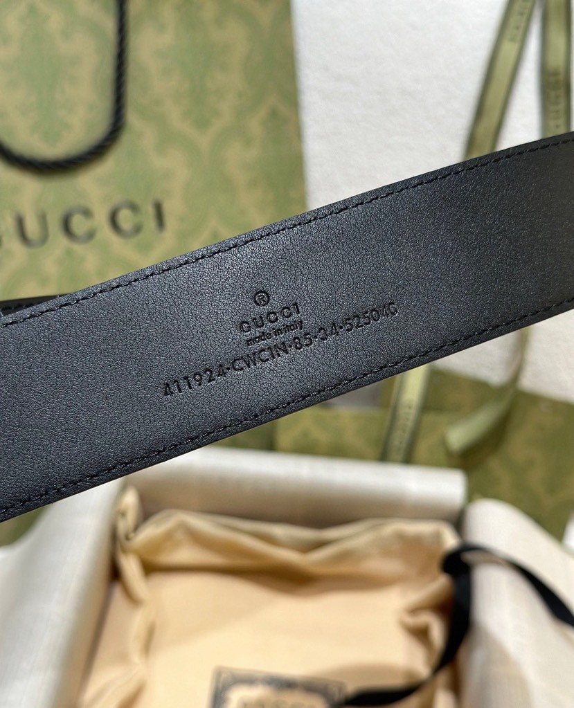 Gucci leather, it has a thick touch, with clear and distinct printed patterns. It is a fashionable and classic men's belt, a designer belt, a casual and smooth buckle belt for both women and men, with a width of 4.0 cm and with box ,Black, silver