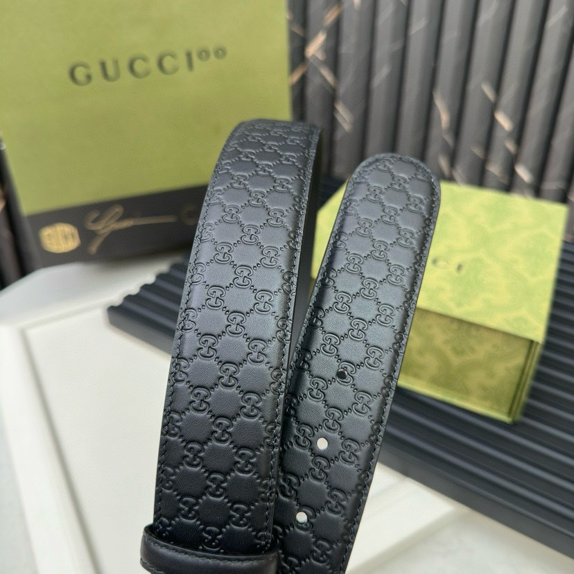 Gucci leather, it has a thick touch, with clear and distinct printed patterns. It is a fashionable and classic men's belt, a designer belt, a casual and smooth buckle belt for both women and men, with a width of 4.0 cm and a box