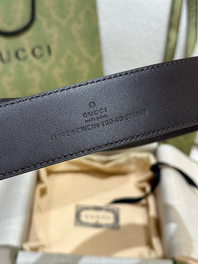 Gucci leather, it has a thick touch, with clear and distinct printed patterns. It is a fashionable and classic men's belt, a designer belt, a casual and smooth buckle belt for both women and men, with a width of 4.0 cm and with box black