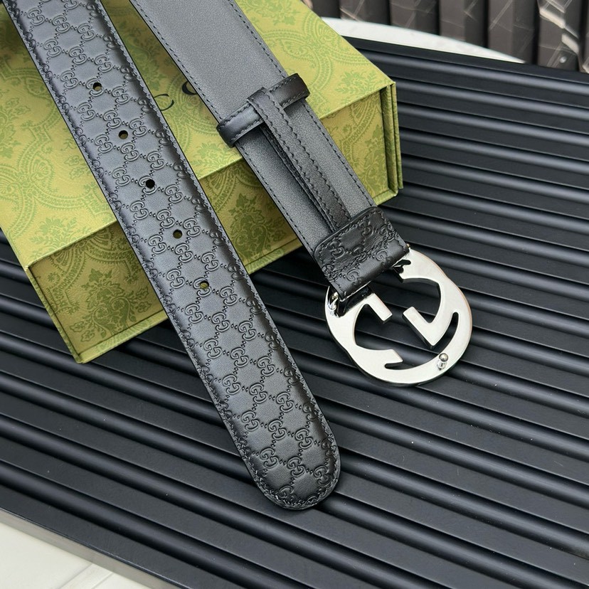 Gucci leather, it has a thick touch, with clear and distinct printed patterns. It is a fashionable and classic men's belt, a designer belt, a casual and smooth buckle belt for both women and men, with a width of 4.0 cm and a box