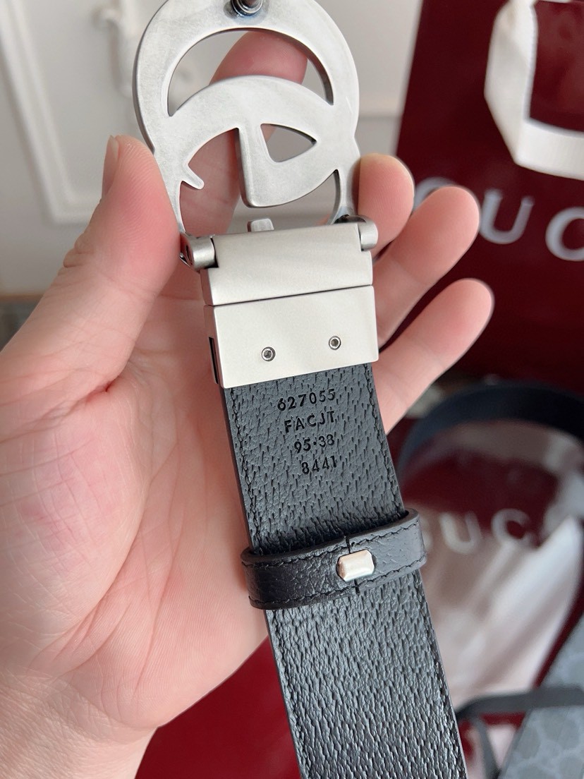 Gucci leather, it has a thick touch, with clear and distinct printed patterns. It is a fashionable and classic men's belt, a designer belt, a casual and smooth buckle belt for both women and men, with a width of 3.7 cm and with box Pearl black