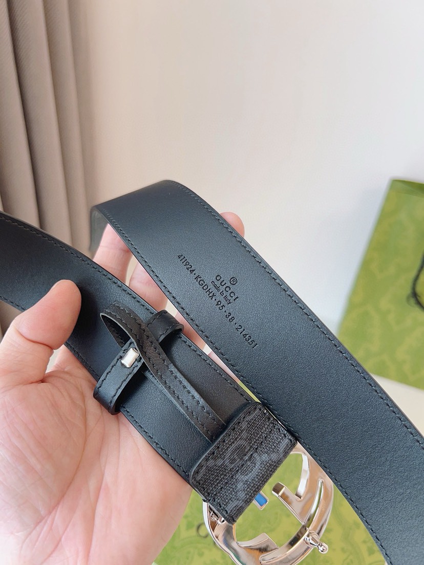 Gucci leather, it has a thick touch, with clear and distinct printed patterns. It is a fashionable and classic men's belt, a designer belt, a casual and smooth buckle belt for both women and men, with a width of 4.0 cm and with box Silver and gold