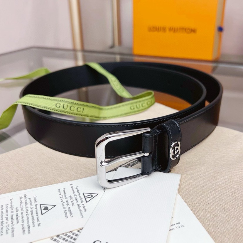 Gucci leather, it has a thick touch. It is a fashionable and classic men's belt, a designer belt, a casual and smooth buckle belt for both women and men, with a width of 3.5 cm and a box