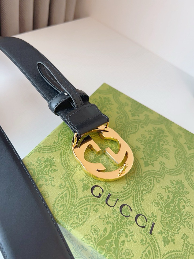 Gucci leather, it has a thick touch. It is a fashionable and classic men's belt, a designer belt, a casual and smooth buckle belt for both women and men, with a width of 4.0 cm and with box Silver and gold