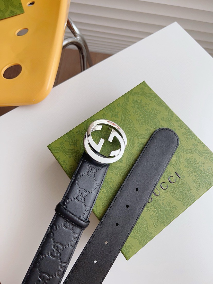 Gucci leather, it has a thick touch, with clear and distinct printed patterns. It is a fashionable and classic men's belt, a designer belt, a casual and smooth buckle belt for both women and men, with a width of 4.0 cm and with box Silver