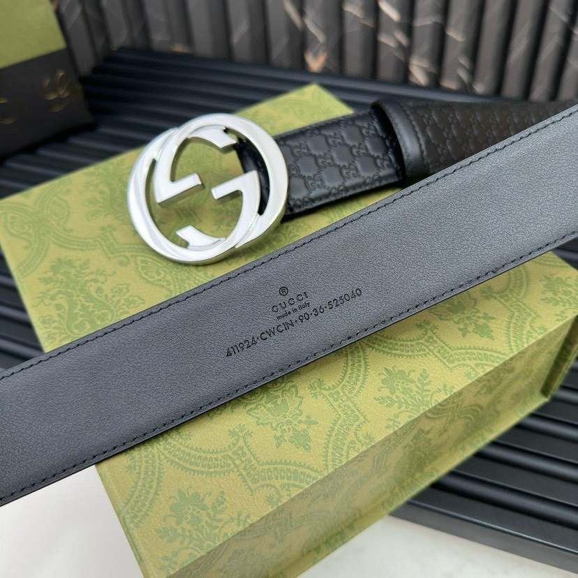 Gucci leather, it has a thick touch, with clear and distinct printed patterns. It is a fashionable and classic men's belt, a designer belt, a casual and smooth buckle belt for both women and men, with a width of 4.0 cm and a box