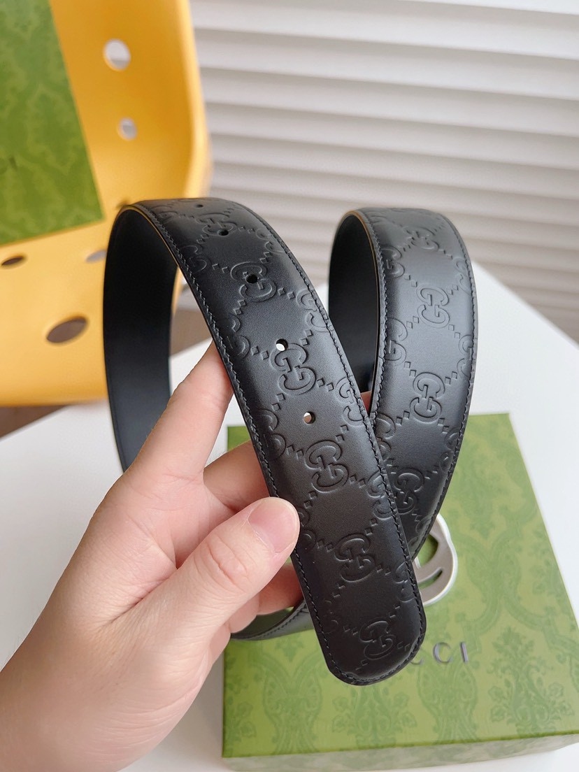 Gucci leather, it has a thick touch, with clear and distinct printed patterns. It is a fashionable and classic men's belt, a designer belt, a casual and smooth buckle belt for both women and men, with a width of 4.0 cm and with box Silver