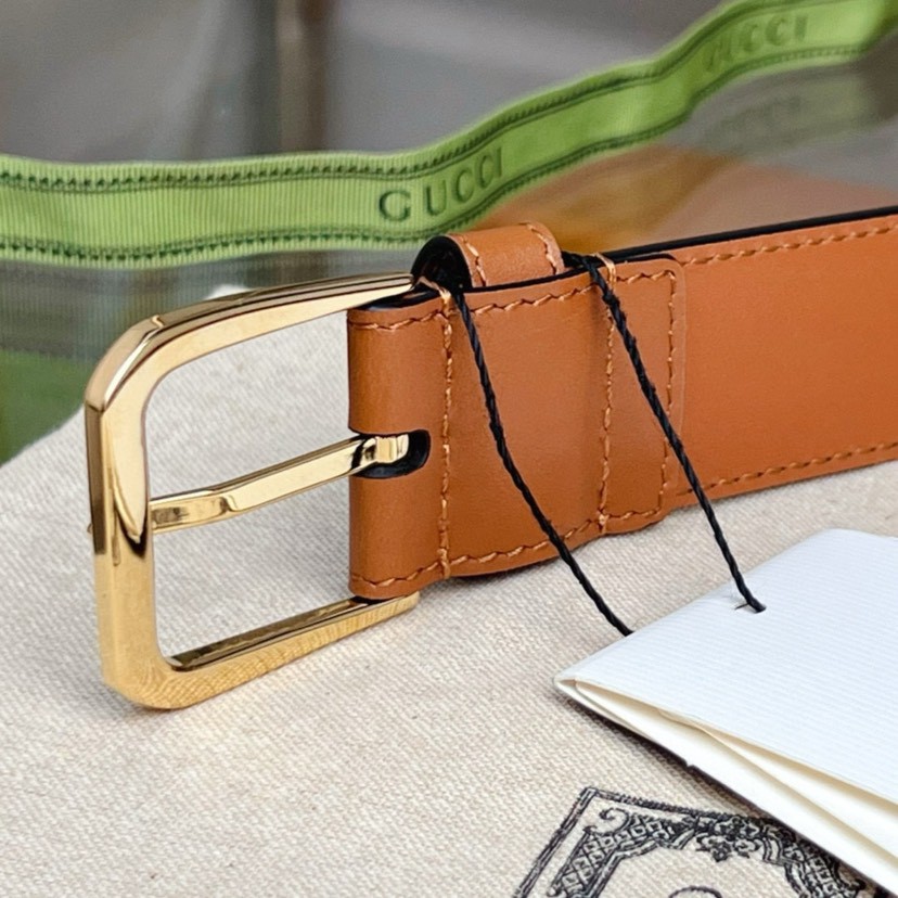 Gucci leather, it has a thick touch. It is a fashionable and classic men's belt, a designer belt, a casual and smooth buckle belt for both women and men, with a width of 3.5 cm and a box