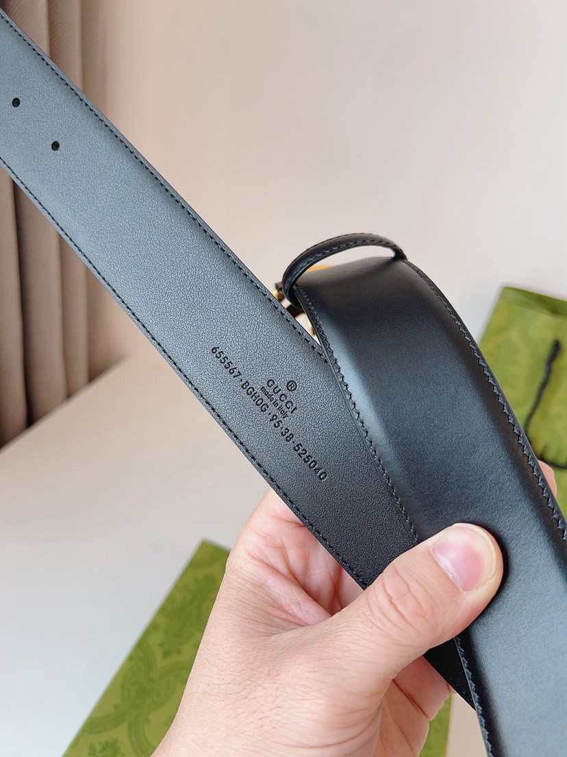 Gucci leather, it has a thick touch. It is a fashionable and classic men's belt, a designer belt, a casual and smooth buckle belt for both women and men, with a width of 4.0 cm and with box Silver and gold