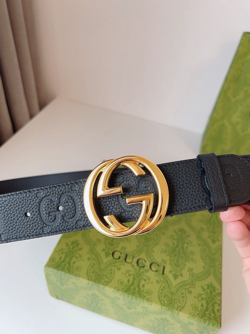 Gucci leather, it has a thick touch, with clear and distinct printed patterns. It is a fashionable and classic men's belt, a designer belt, a casual and smooth buckle belt for both women and men, with a width of 4.0 cm and with box Silver and gold