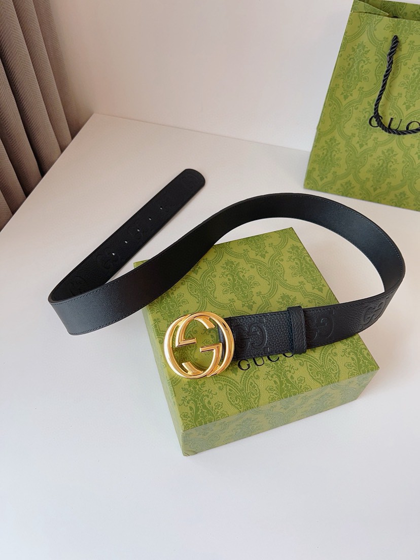 Gucci leather, it has a thick touch, with clear and distinct printed patterns. It is a fashionable and classic men's belt, a designer belt, a casual and smooth buckle belt for both women and men, with a width of 4.0 cm and with box Silver and gold