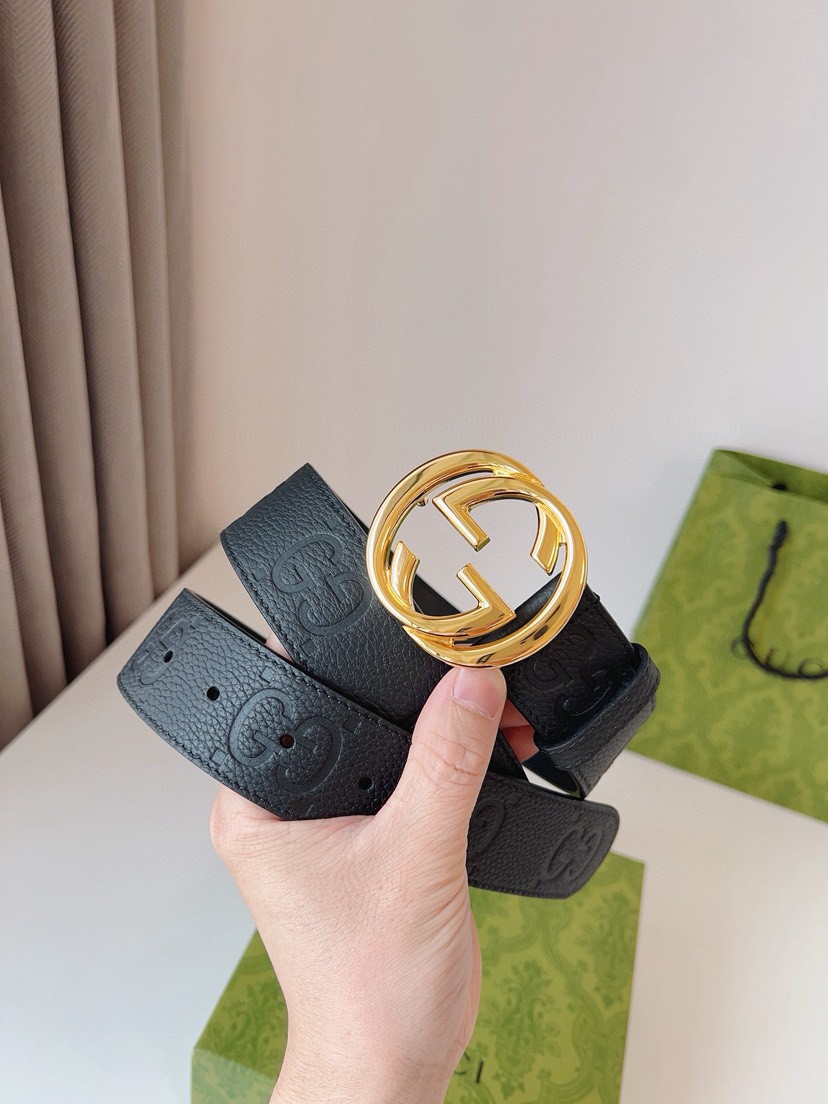 Gucci leather, it has a thick touch, with clear and distinct printed patterns. It is a fashionable and classic men's belt, a designer belt, a casual and smooth buckle belt for both women and men, with a width of 4.0 cm and with box Silver and gold