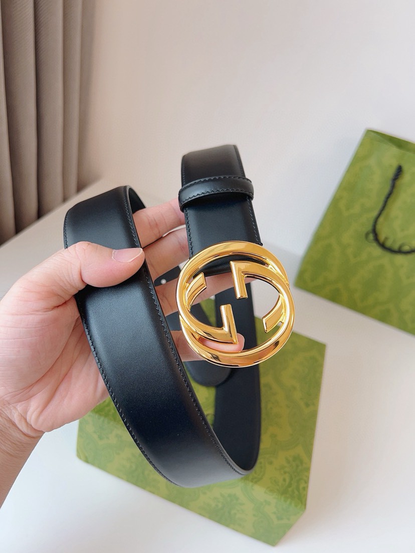 Gucci leather, it has a thick touch. It is a fashionable and classic men's belt, a designer belt, a casual and smooth buckle belt for both women and men, with a width of 4.0 cm and with box Silver and gold