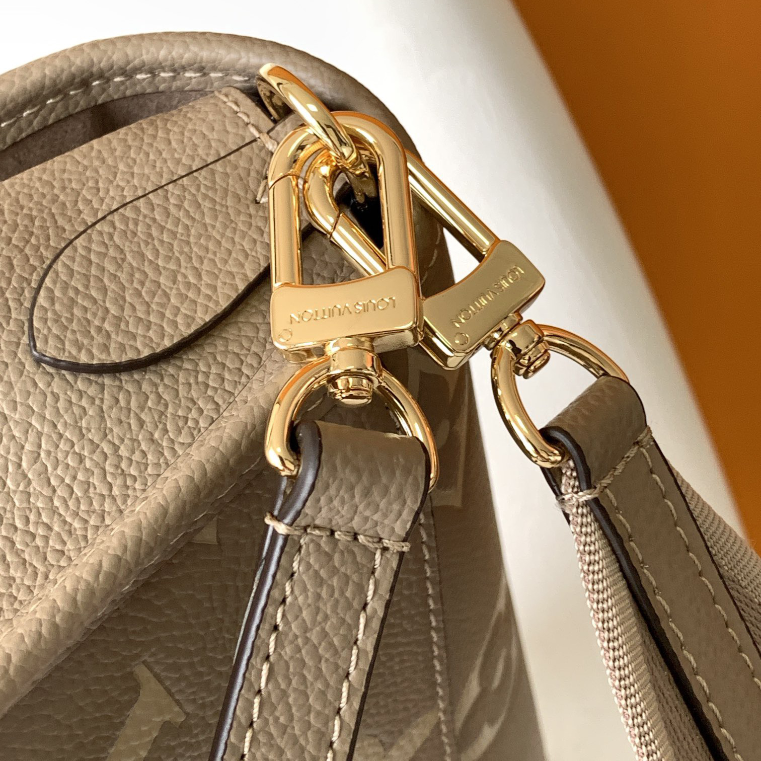 LV Top quality Hot Luxurys Designer Women Messenger Evening Bags Fashion Womens Shoulder Bag Lady Totes Purse Handbags Female Backpack Wallet Female wallet