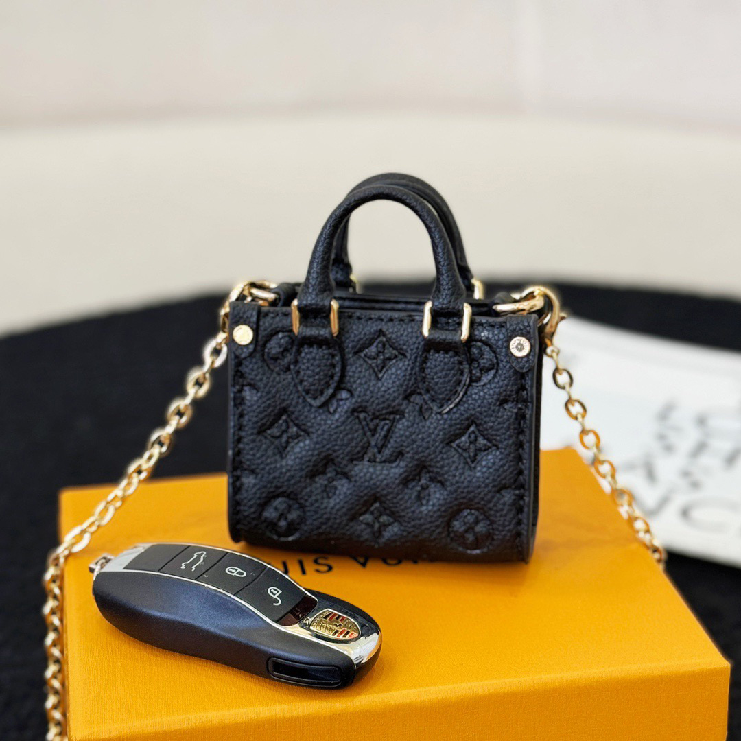 LV Designer bag Shoulder Bag Luxury Bag Crossbody Purse Designer Capacity Tote Bag Women Fashion Versatile Shoulder Bag Simple Commuter Hand bag