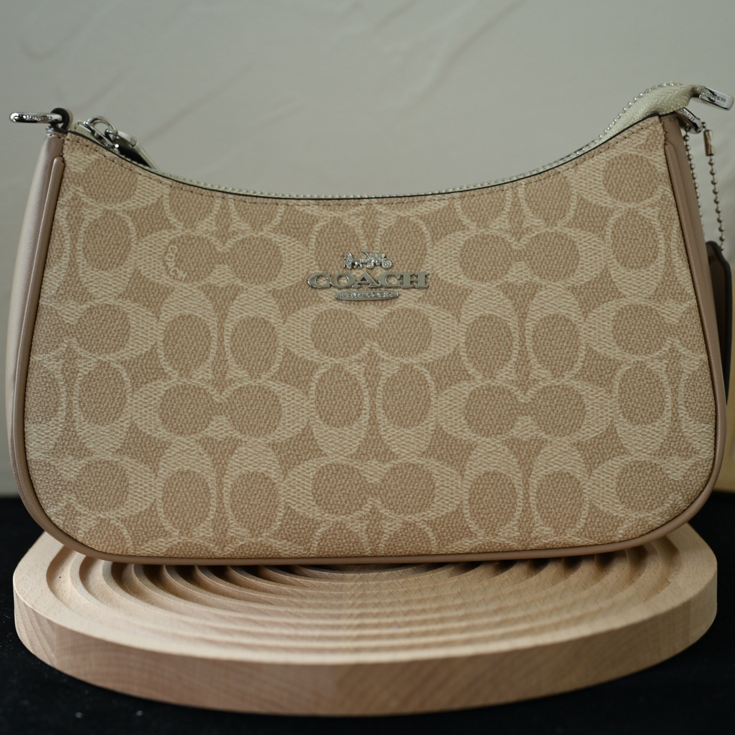 COACH Designer Bag Fashion Luxury Bag Medium Handbag Shoulder Bag Crossbody Purse Ladies Fashion Mini Bag High Quality Leather Zipper Armpit Bag New Shoulder Bag