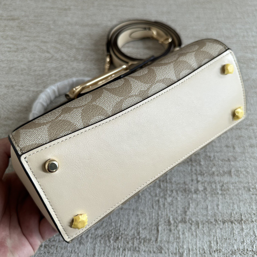 COACH Designer Bag Fashion Luxury Bag Medium Handbag Shoulder Bag Crossbody Purse Ladies Fashion Mini Bag High Quality Leather Zipper Armpit Bag New Shoulder Bag