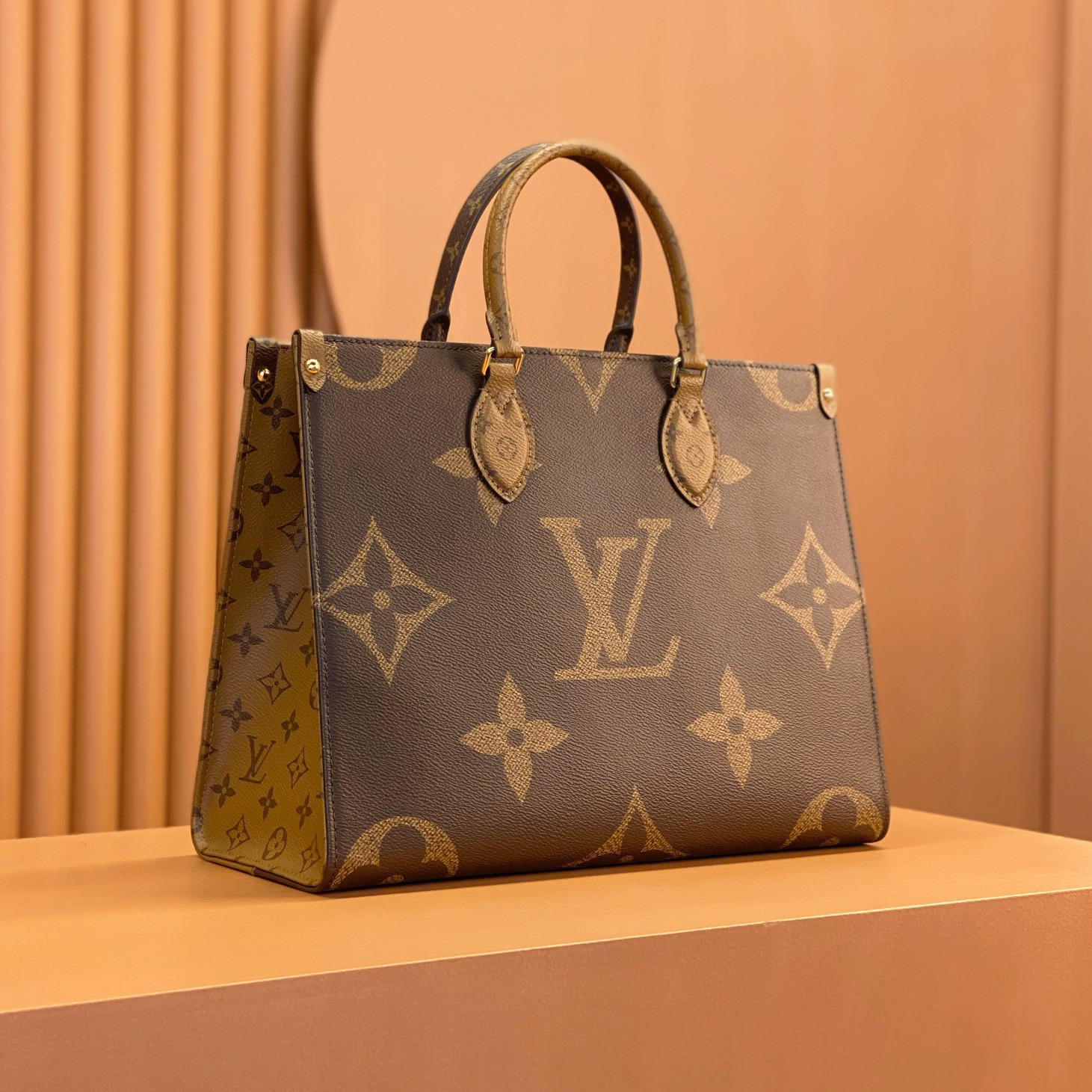 LV Designer bag Shoulder Bag Luxury Bag Crossbody Purse Designer Capacity Tote Bag Women Fashion Versatile Shoulder Bag Simple Commuter Hand bag