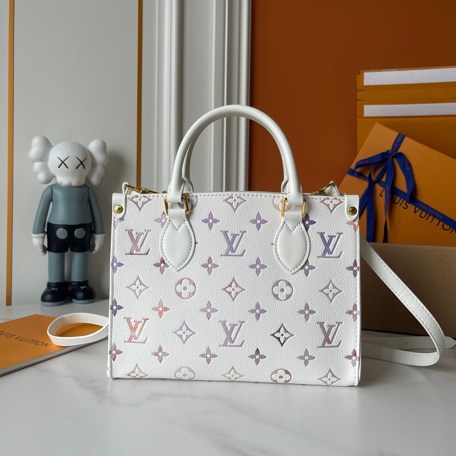 LV Designer bag Shoulder Bag Luxury Bag Crossbody Purse Designer Capacity Tote Bag Women Fashion Versatile Shoulder Bag Simple Commuter Hand bag