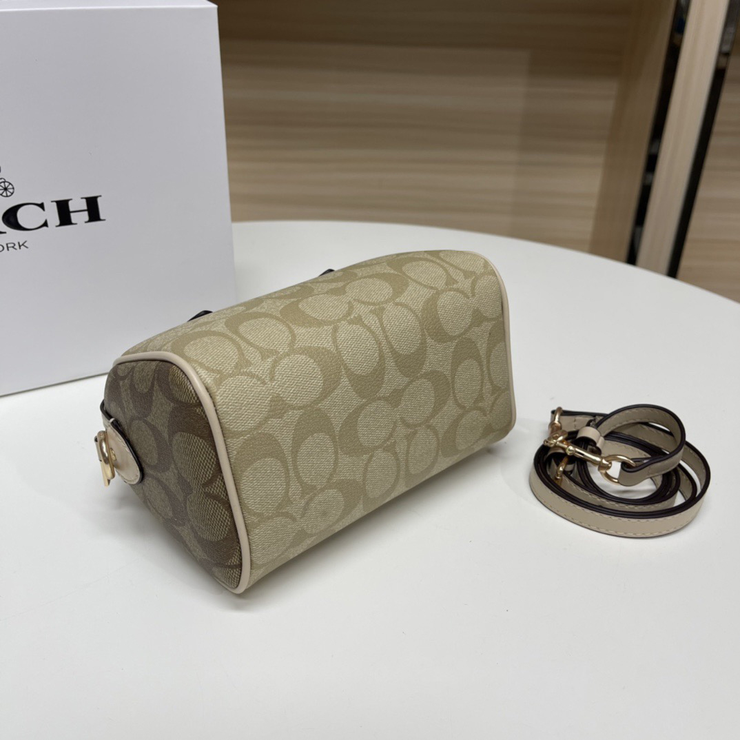 Coach Designer Bag Luxury Bag Shoulder Bag Women's Bag Versatile Shoulder Crossbody Mini Monogram Shoulder bag Texture Underarm Handbag Commuting Simple bag