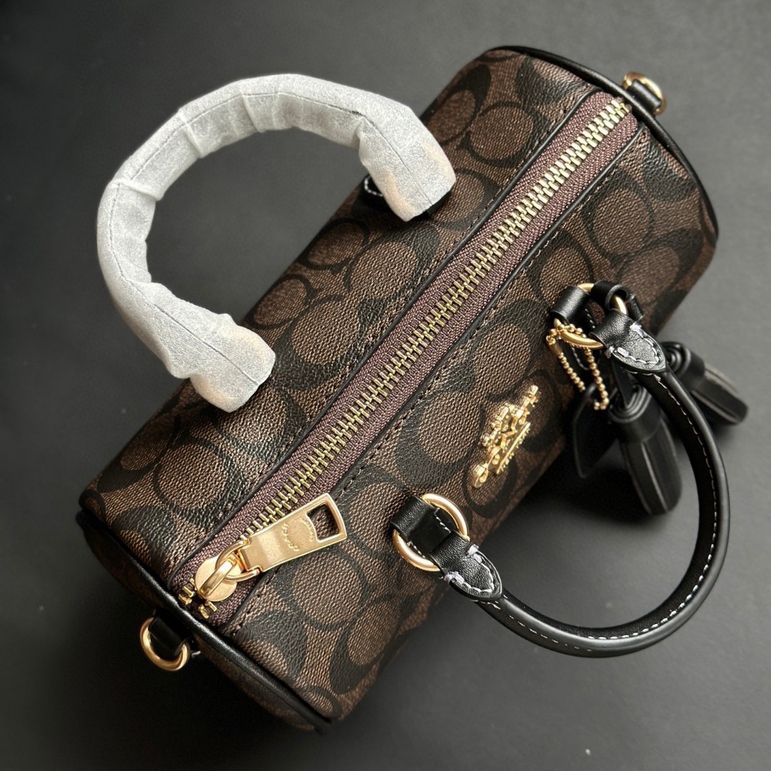 Coach Designer Bag Luxury Bag Shoulder Bag Women's Bag Versatile Shoulder Crossbody Mini Monogram Shoulder bag Texture Underarm Handbag Commuting Simple bag