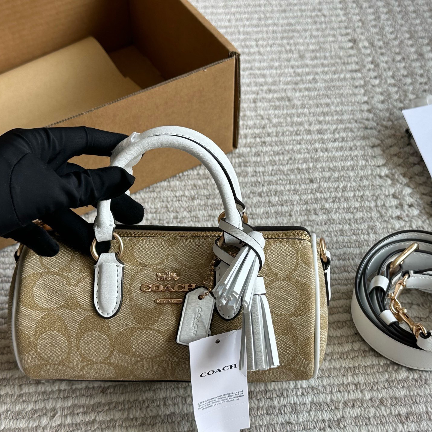 Coach Designer Bag Luxury Bag Shoulder Bag Women's Bag Versatile Shoulder Crossbody Mini Monogram Shoulder bag Texture Underarm Handbag Commuting Simple bag