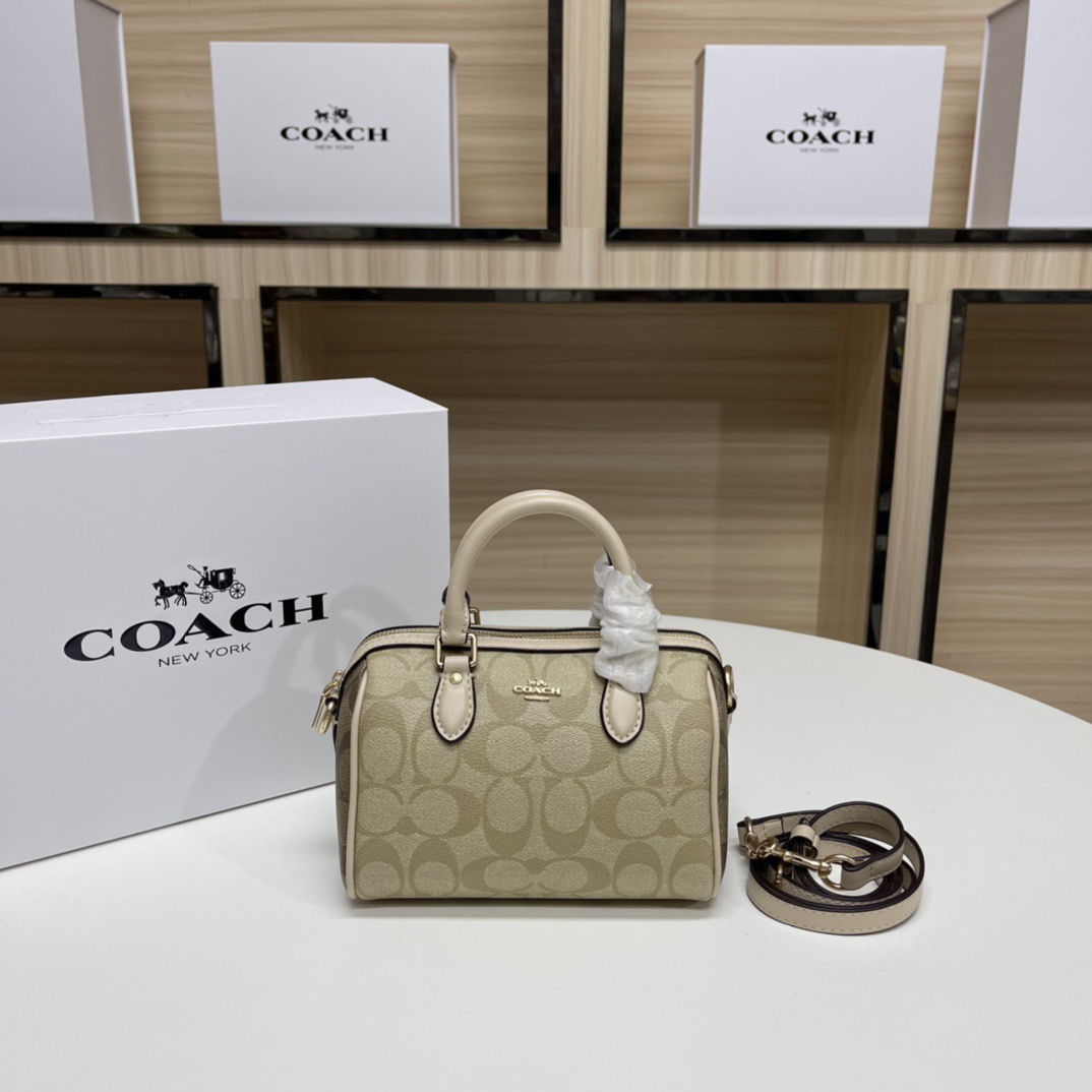 Coach Designer Bag Luxury Bag Shoulder Bag Women's Bag Versatile Shoulder Crossbody Mini Monogram Shoulder bag Texture Underarm Handbag Commuting Simple bag