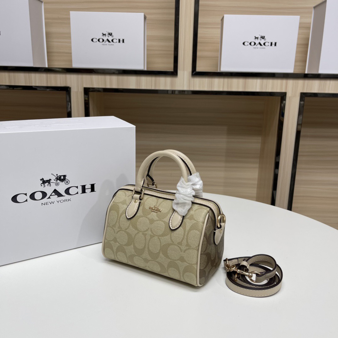 Coach Designer Bag Luxury Bag Shoulder Bag Women's Bag Versatile Shoulder Crossbody Mini Monogram Shoulder bag Texture Underarm Handbag Commuting Simple bag