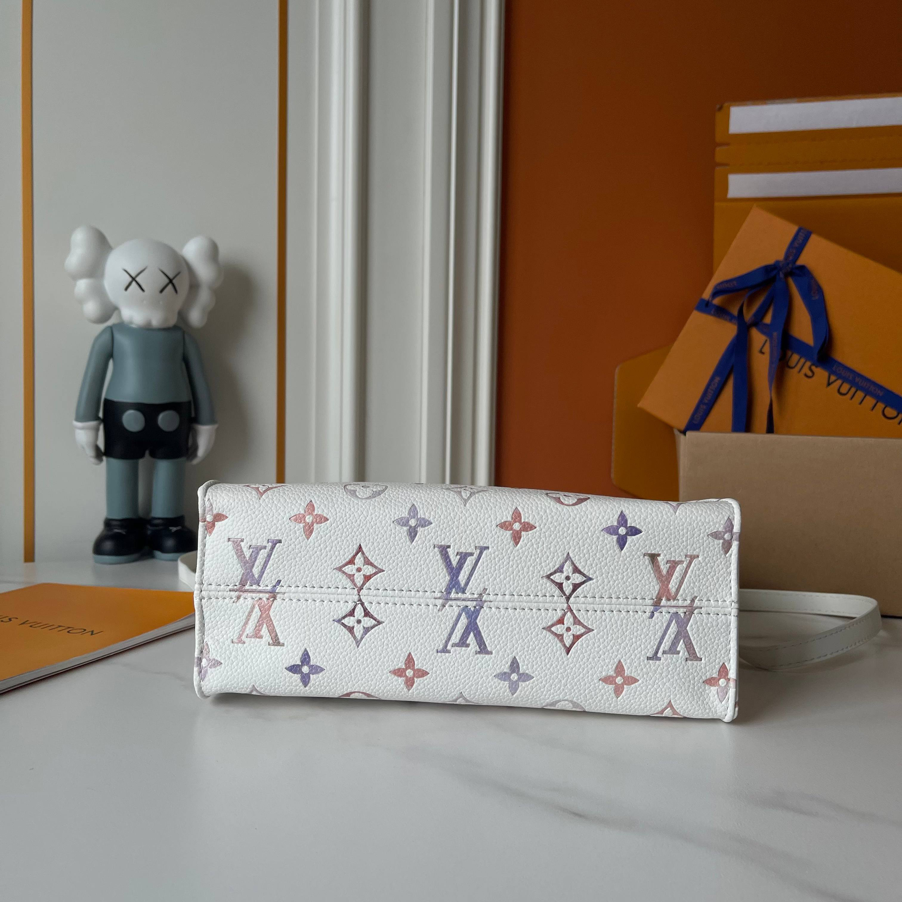 LV Designer bag Shoulder Bag Luxury Bag Crossbody Purse Designer Capacity Tote Bag Women Fashion Versatile Shoulder Bag Simple Commuter Hand bag