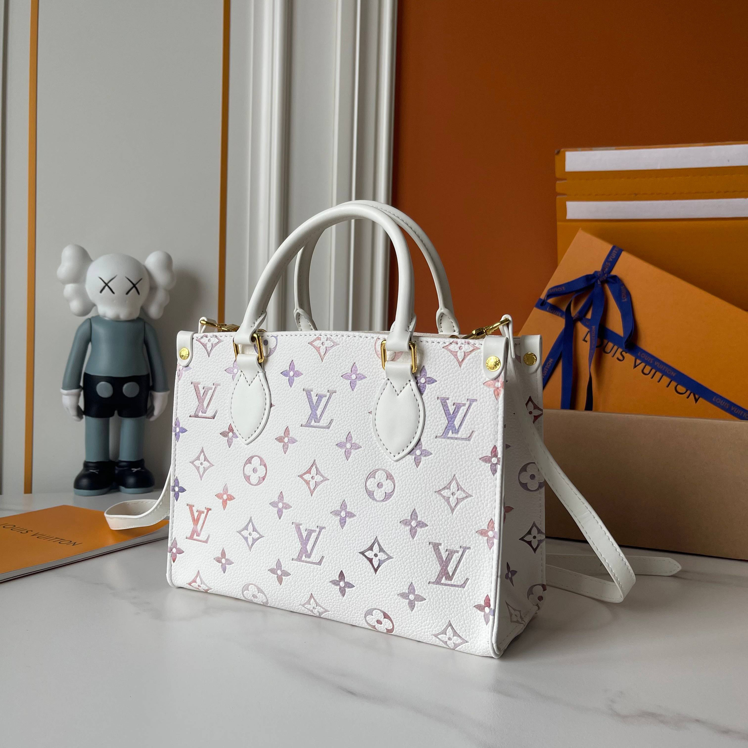 LV Designer bag Shoulder Bag Luxury Bag Crossbody Purse Designer Capacity Tote Bag Women Fashion Versatile Shoulder Bag Simple Commuter Hand bag