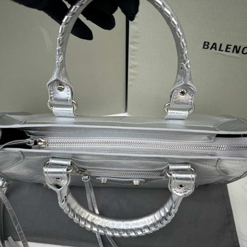 BALENCIAGA Designer Bag Paris Rivet Motorcycle Bag Hot Girl Bag High-End Retro Trend Hand bag Pillow Bag Single Shoulder Crossbody Bag