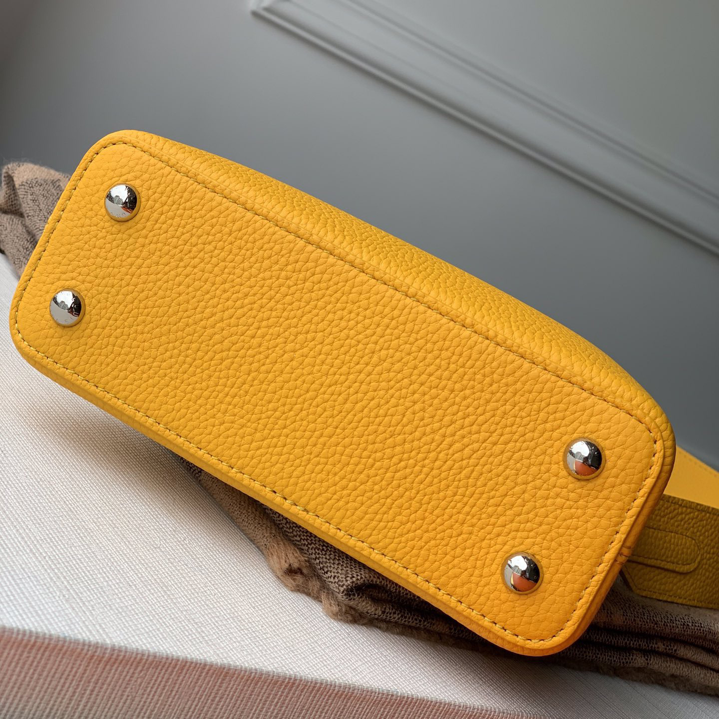 LV Designer bag Shoulder Bag Luxury Bag Crossbody Purse Designer Capacity Tote Bag Women Fashion Versatile Shoulder Bag Simple Commuter Hand bag