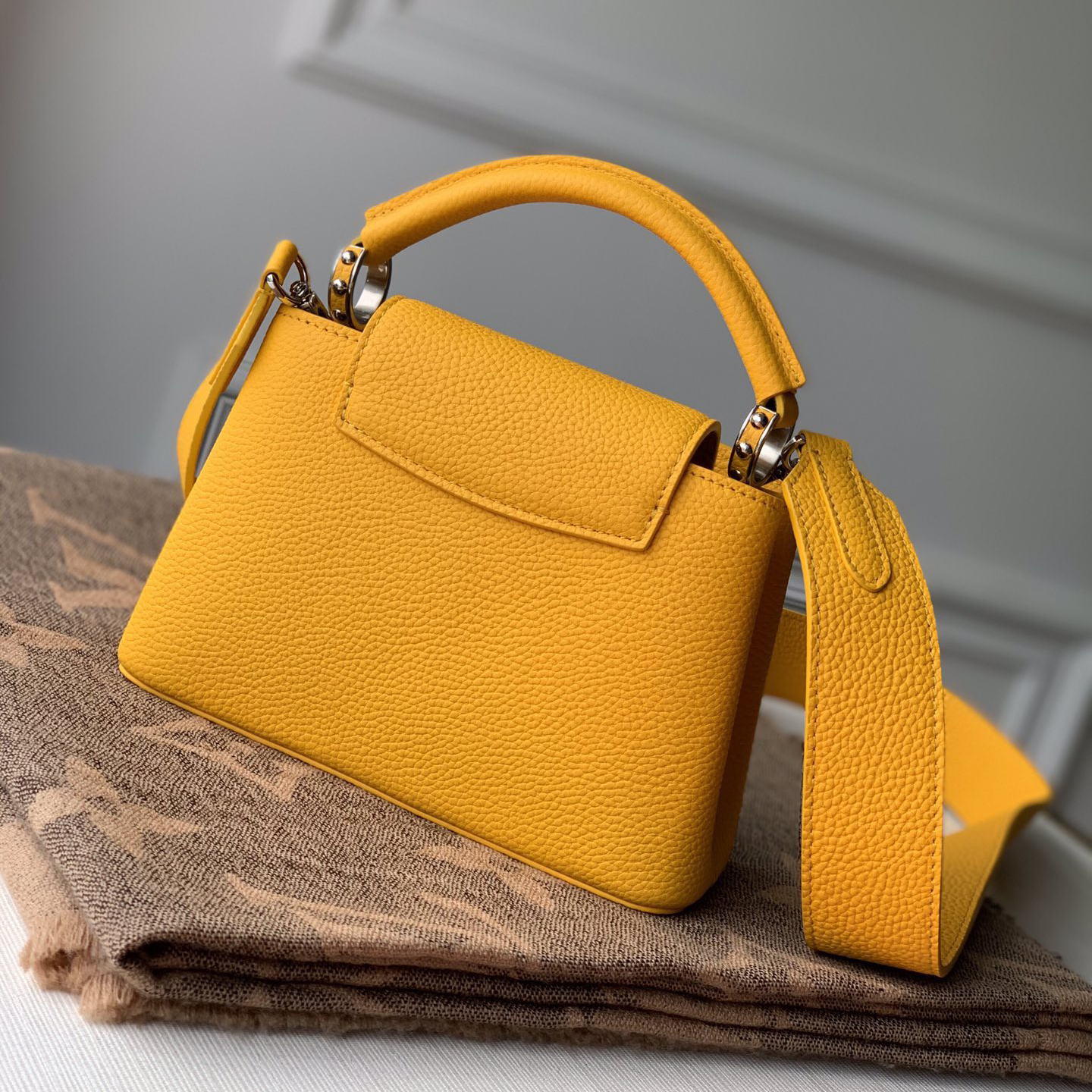 LV Designer bag Shoulder Bag Luxury Bag Crossbody Purse Designer Capacity Tote Bag Women Fashion Versatile Shoulder Bag Simple Commuter Hand bag